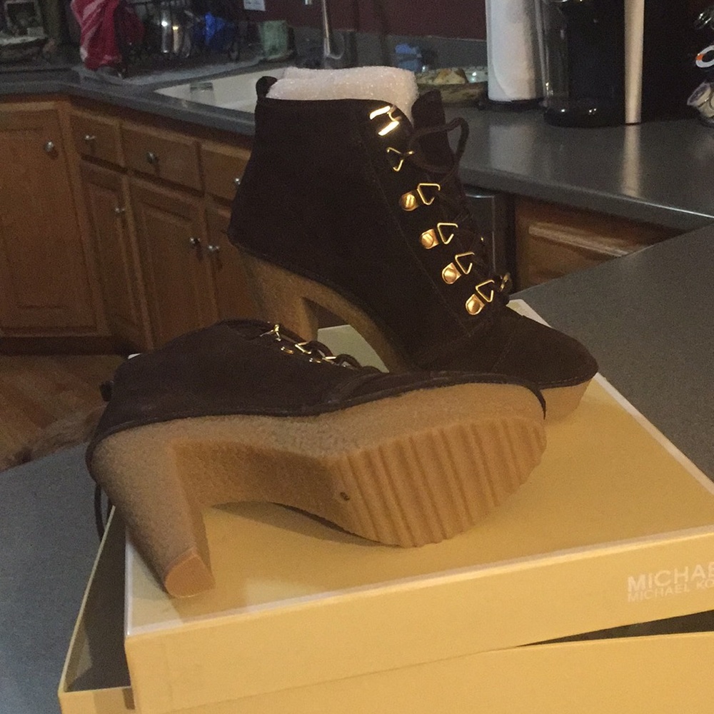 MIchael Kors Lombard Bootie Boots Size 6